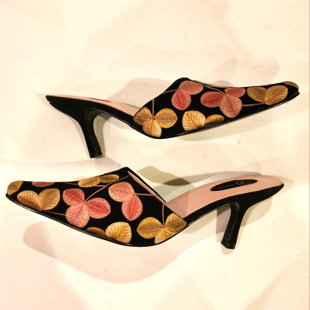 S by S NEW YORK Pink, Green and Black Embroidered MULES SIZE 7M